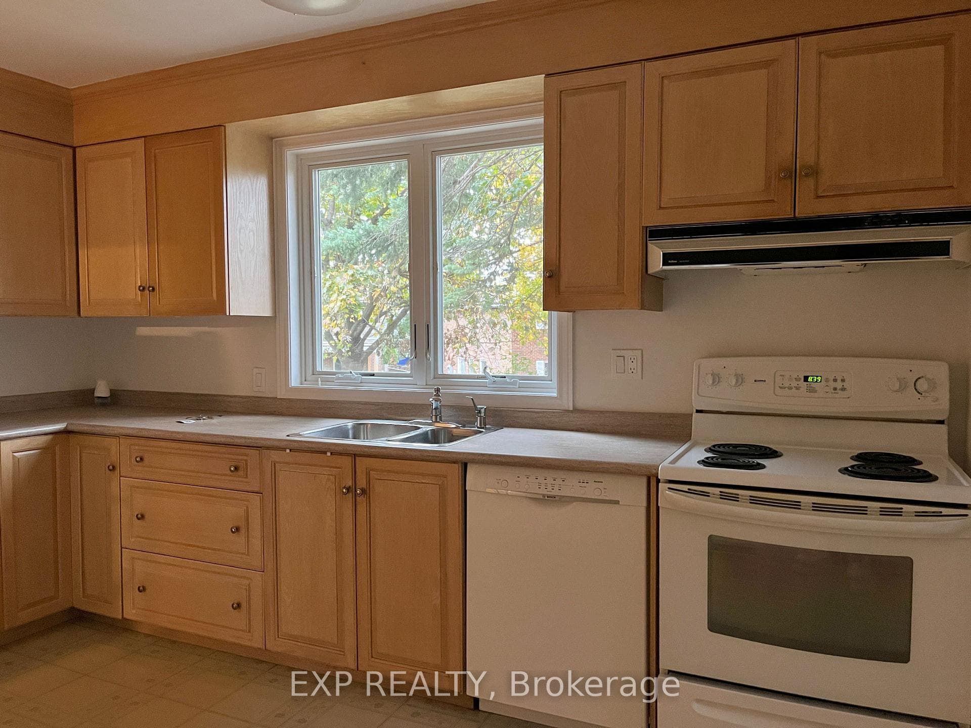 61 Richbourne Court photo 8