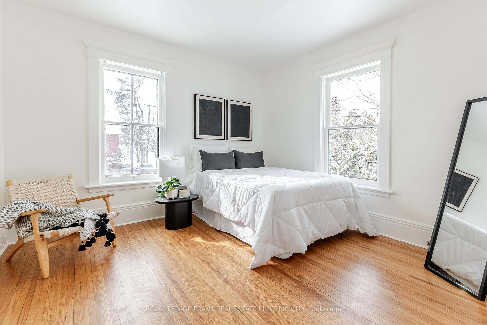 497 Gilmour Street photo 24