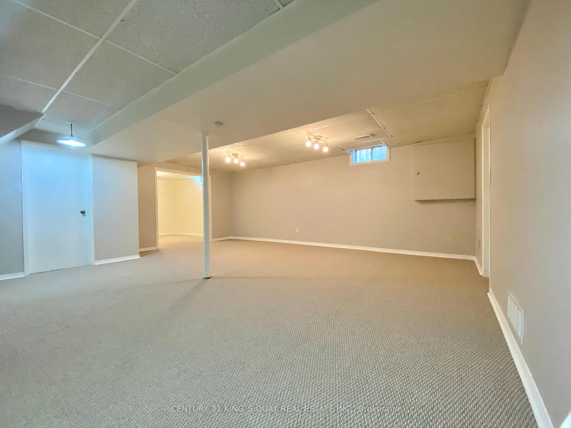 214 Forsyth Road photo 11