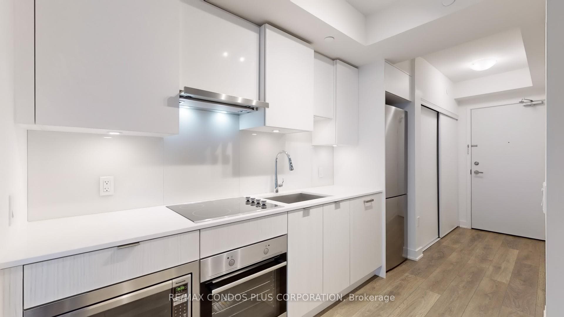 195 Redpath Avenue Unit 1201 photo 6