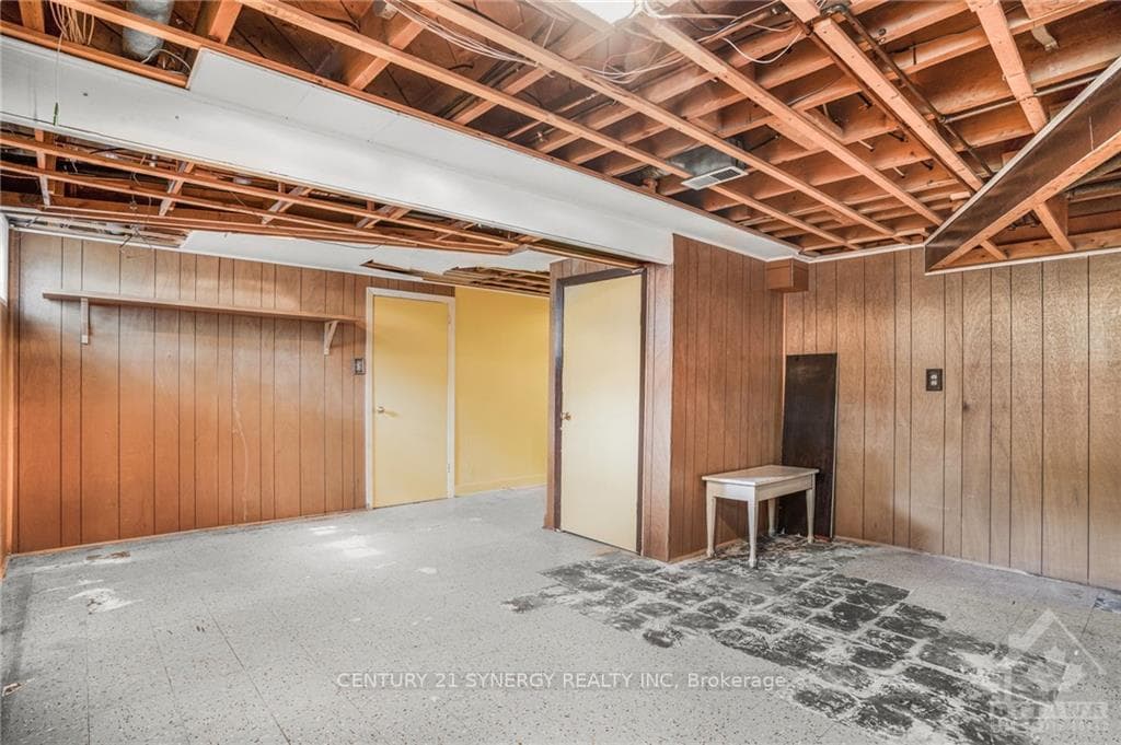 2030 DOVERCOURT Avenue photo 20