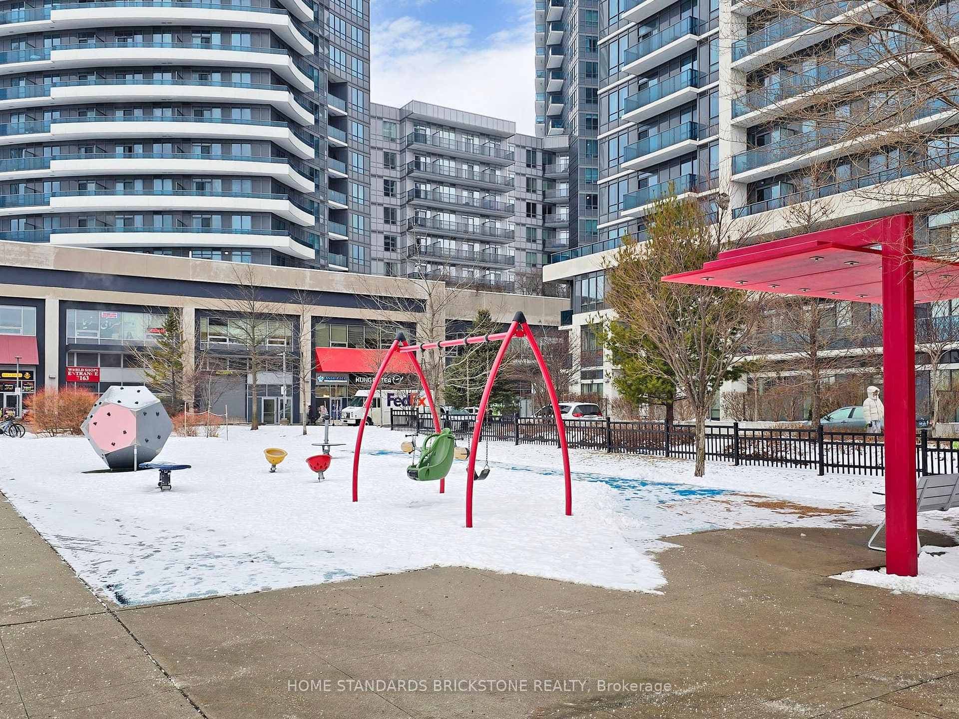 7167 Yonge Street Unit 712 photo 33
