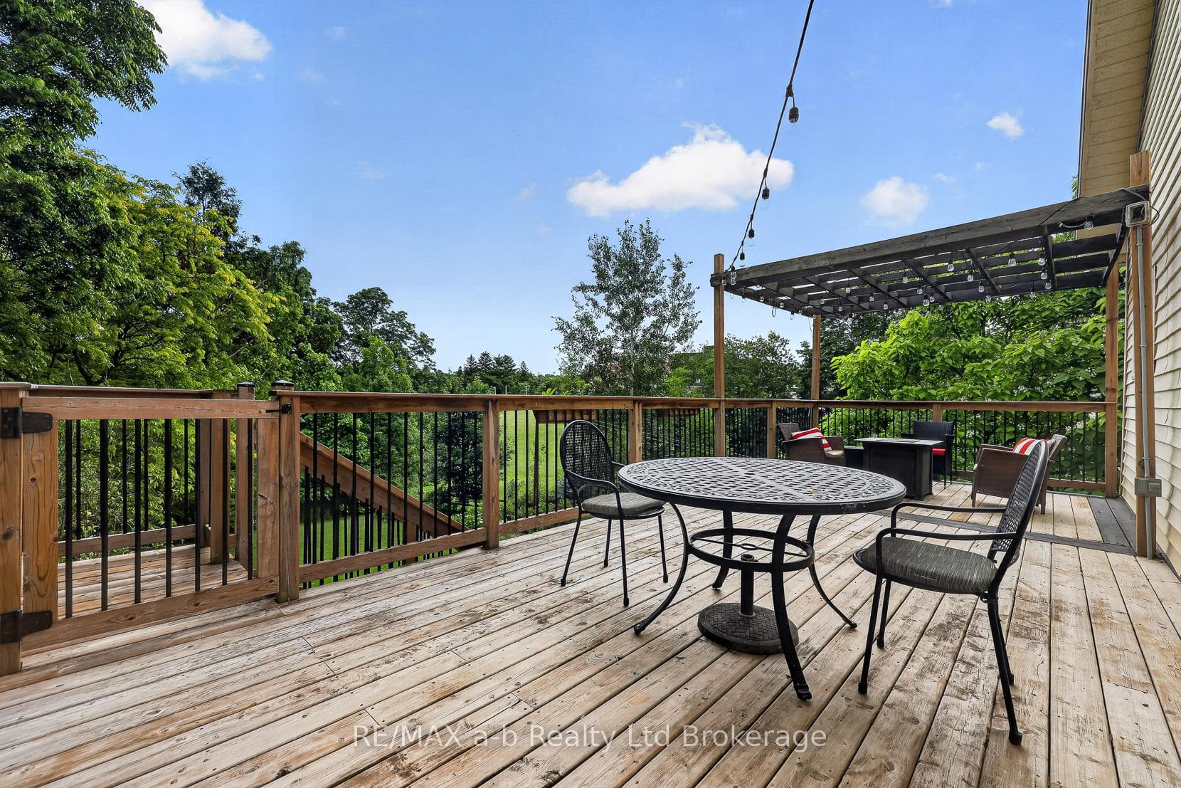 301 Thames Street photo 23