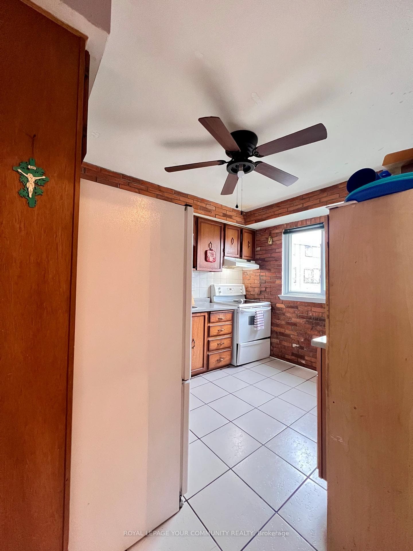 14 Moregate Crescent photo 5