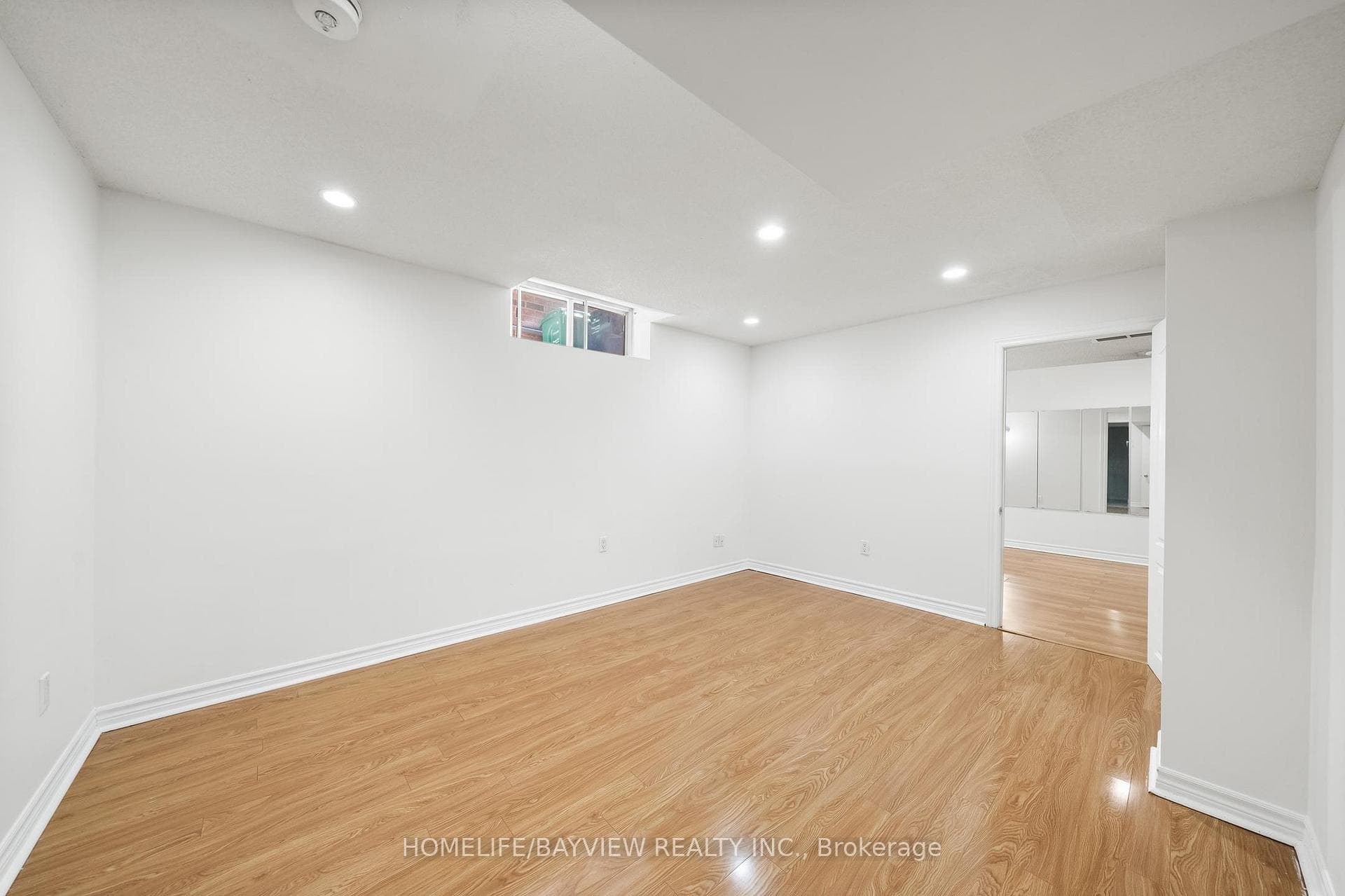 742 Twain Avenue photo 35