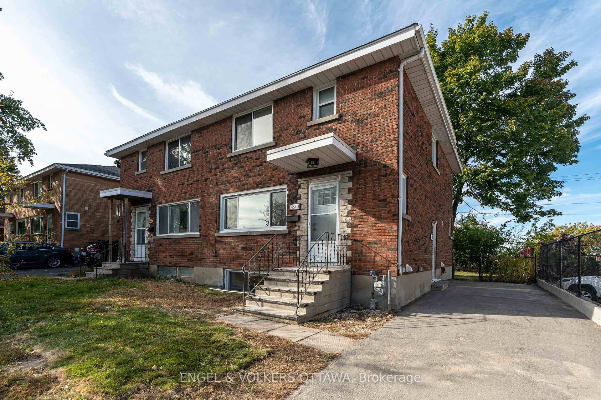 1487 Morisset Avenue photo 1