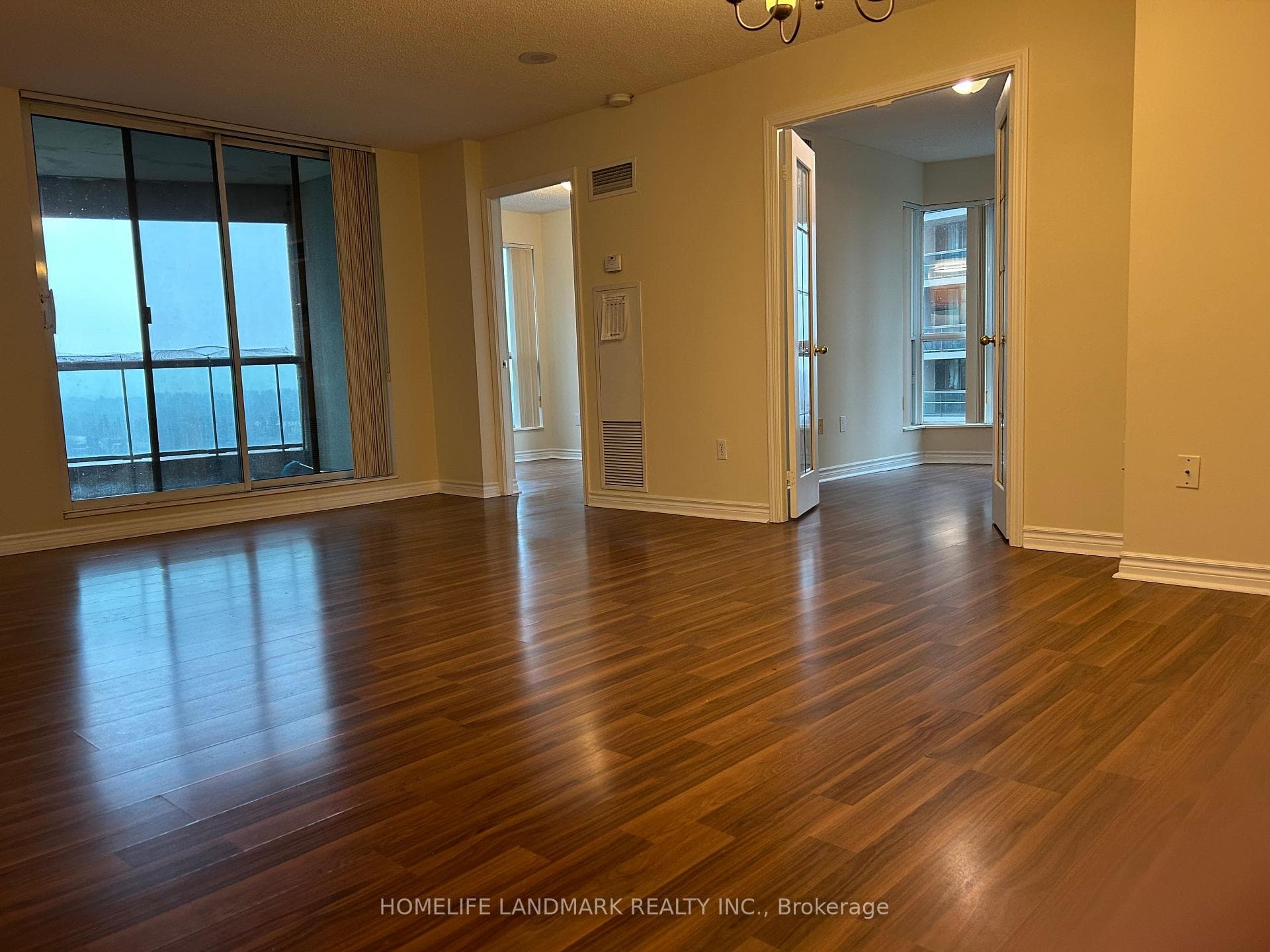 7 Lorraine Drive Unit 1005 photo 5