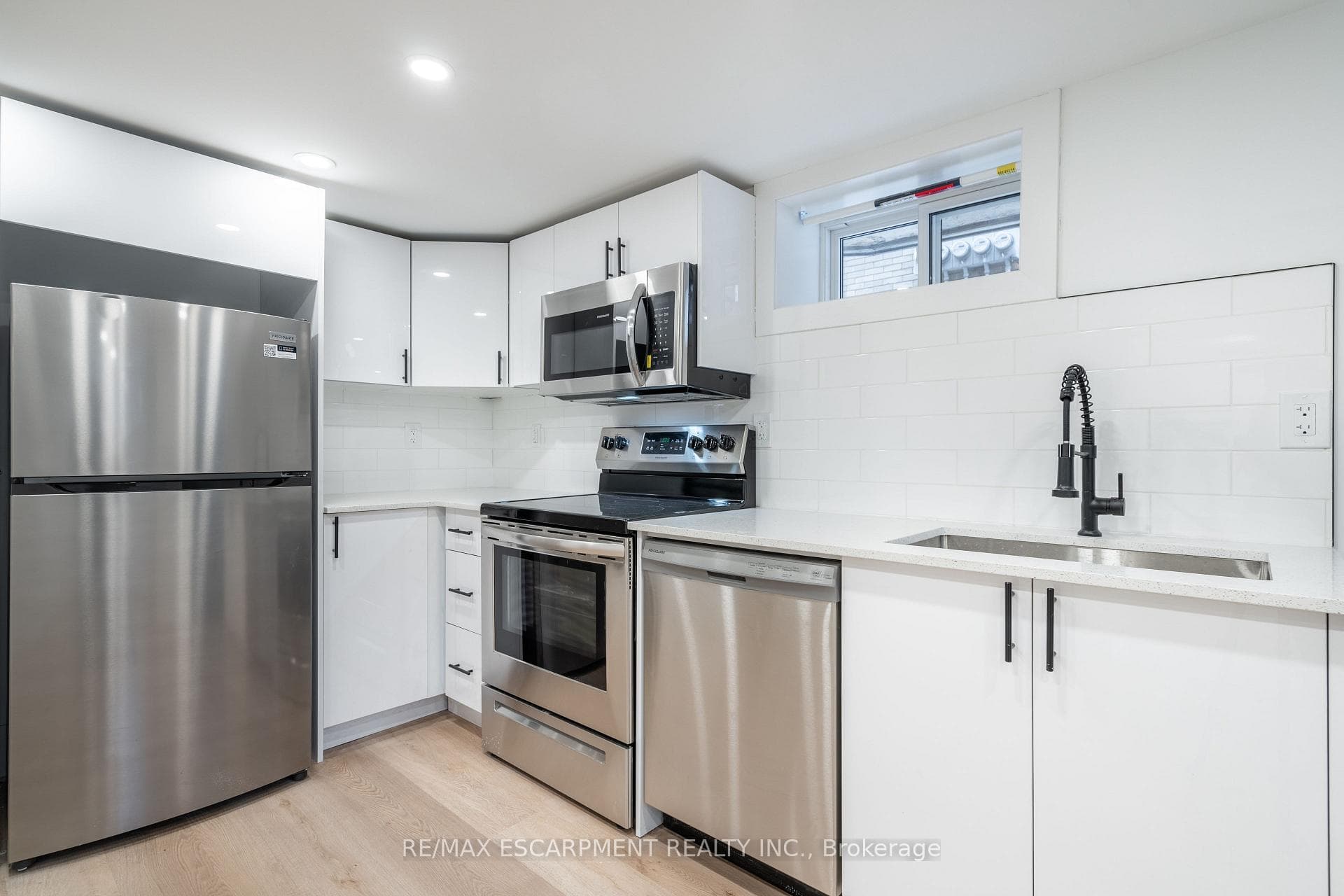 204 Balsam Avenue photo 37