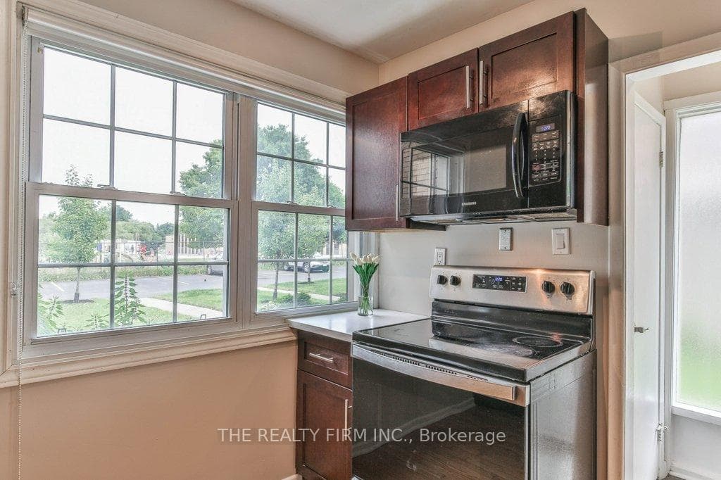 50 Guildwood Walk photo 7