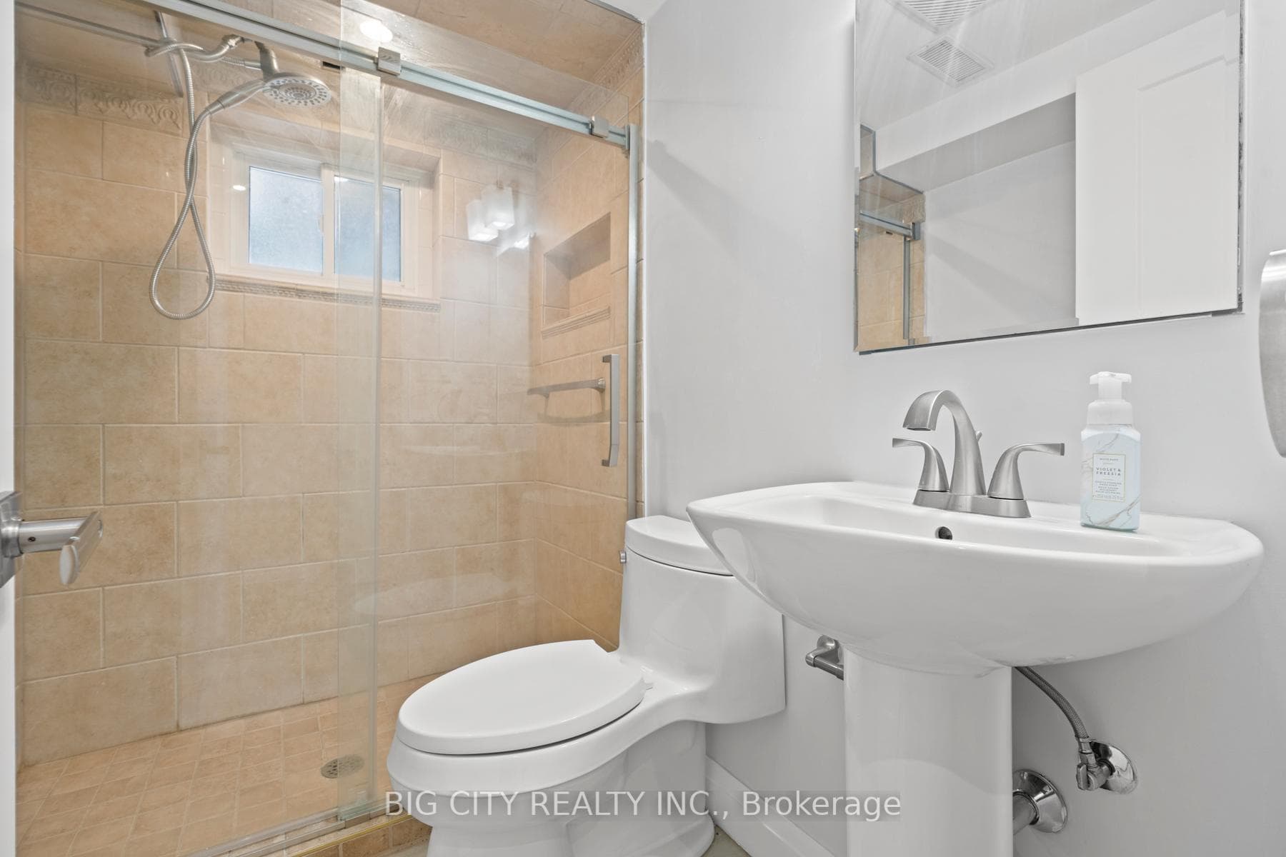 18 Wexford Boulevard Unit Bsmt1 photo 14