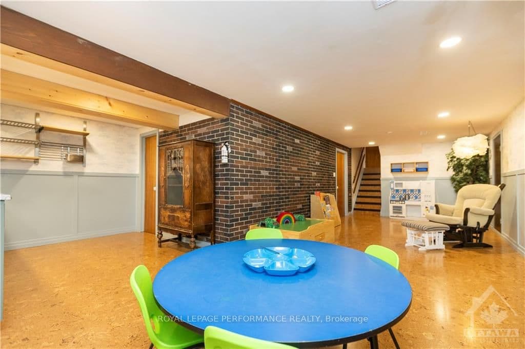 1261 RIDGEMONT Avenue photo 25
