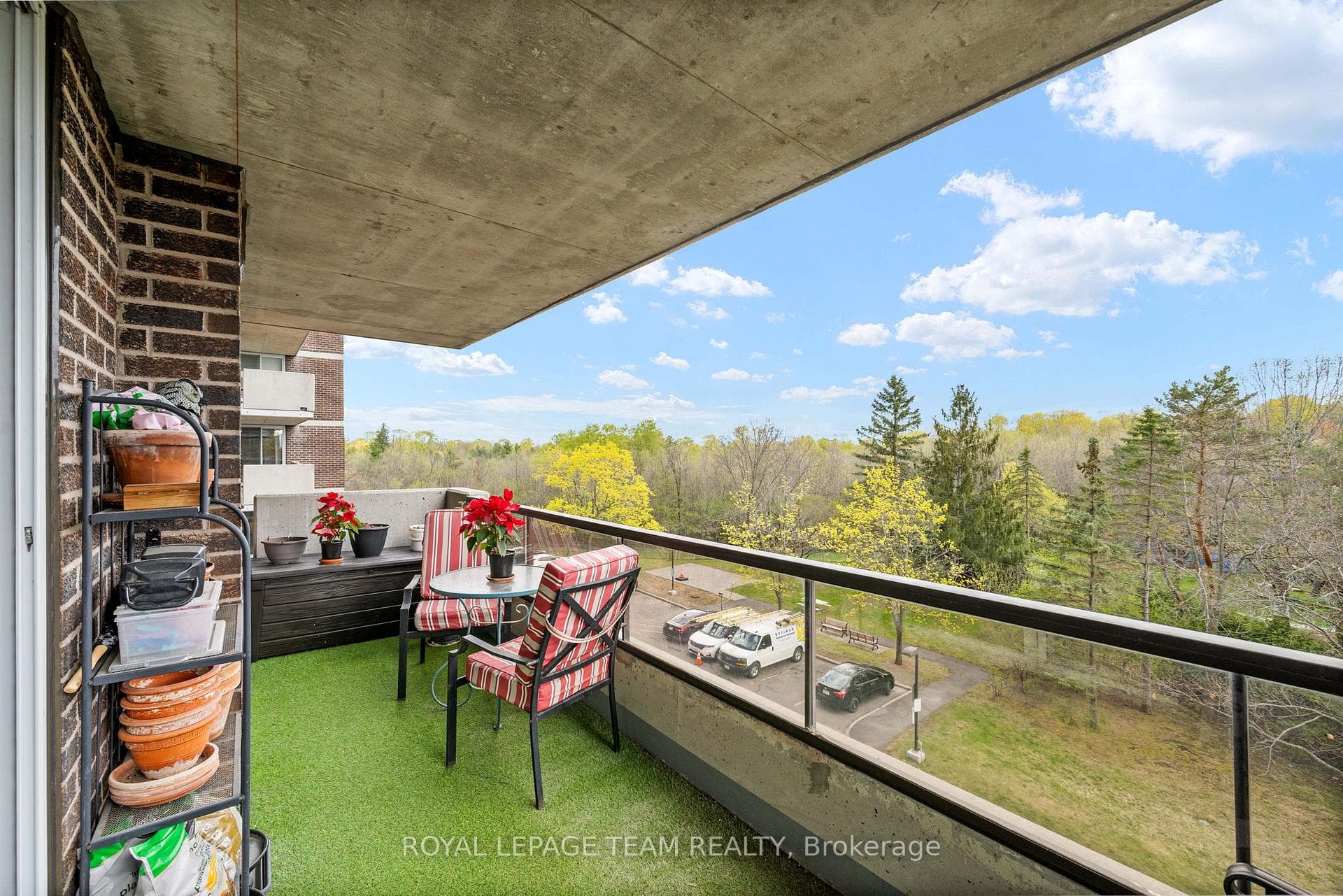 1705 Playfair Drive Unit 402 photo 27