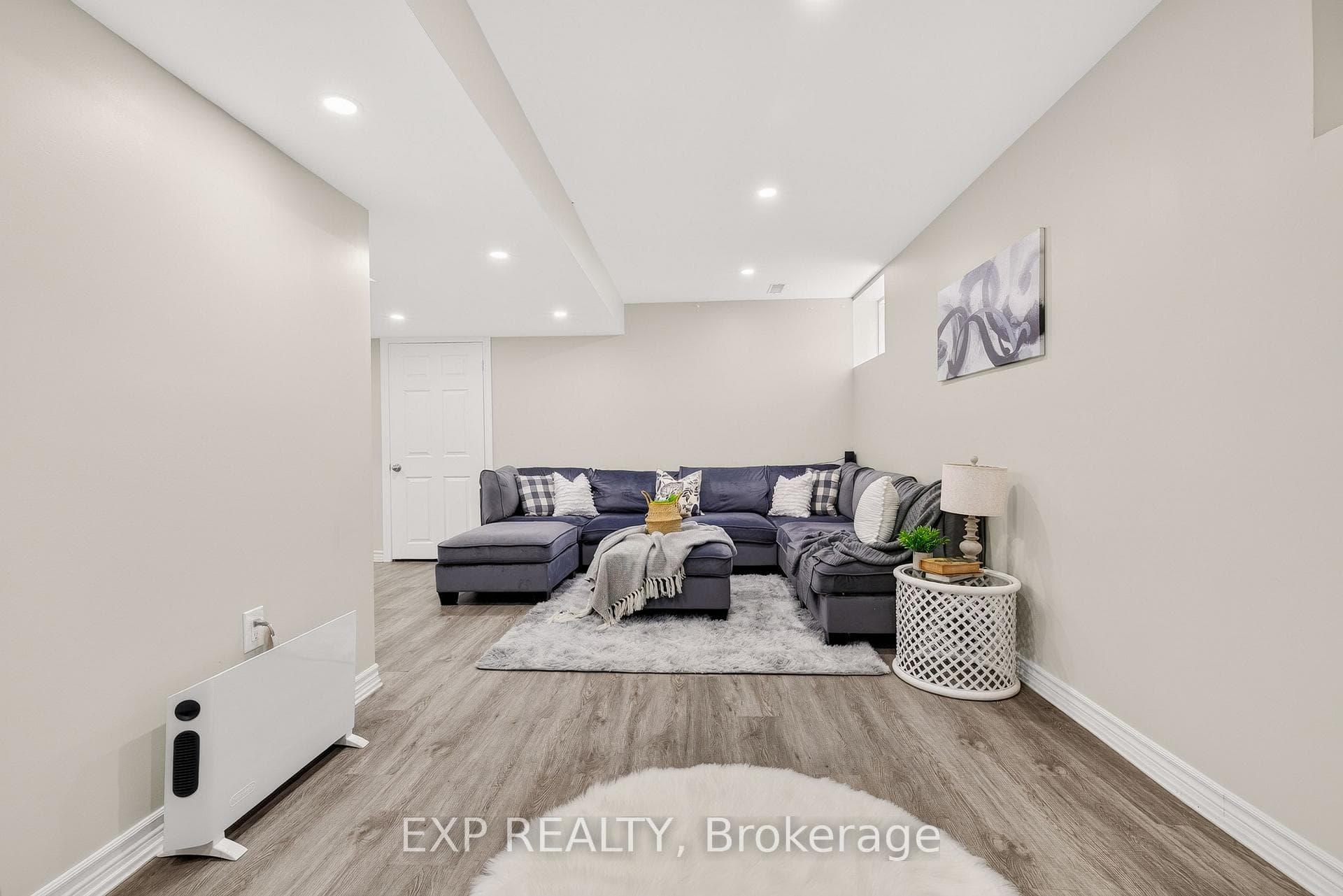 620 Munich Circle photo 34