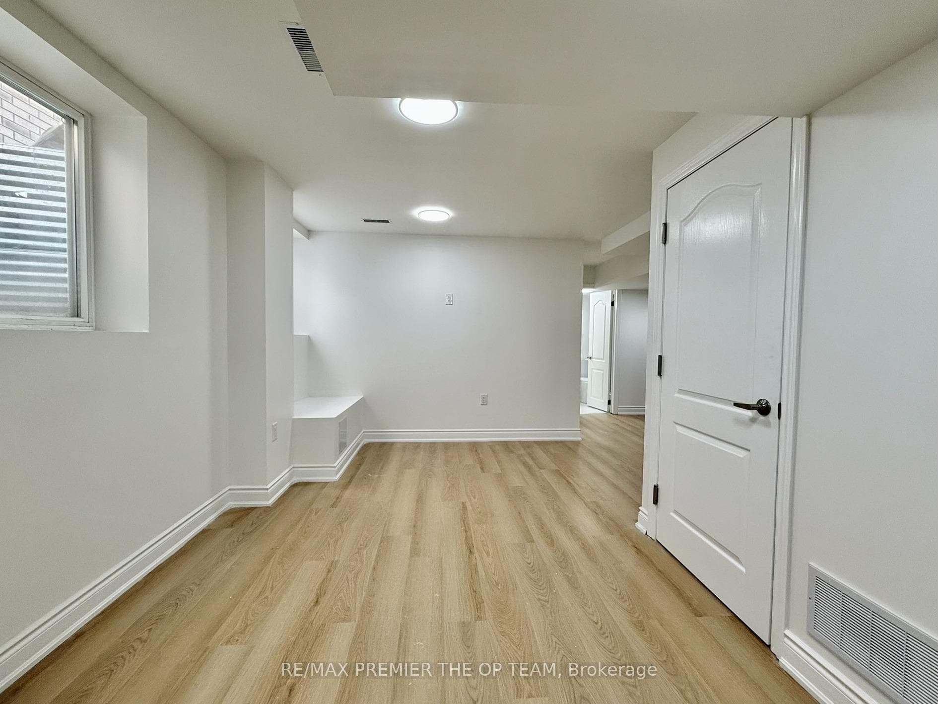 62 Phoenix Boulevard Unit Bsmt photo 7
