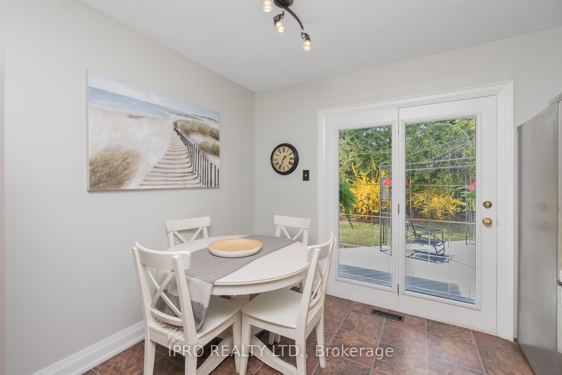 18 Joycelyn Crescent photo 16