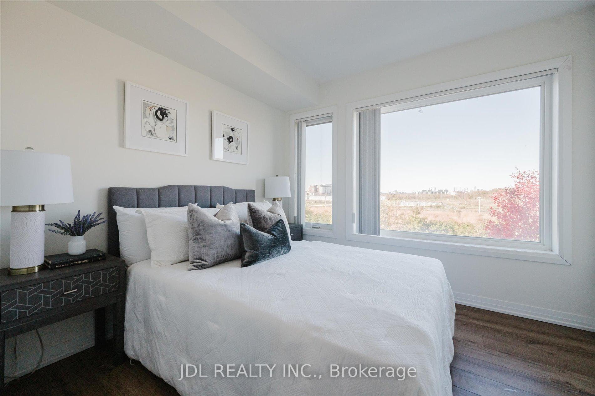 225 Downsview Park Boulevard photo 10