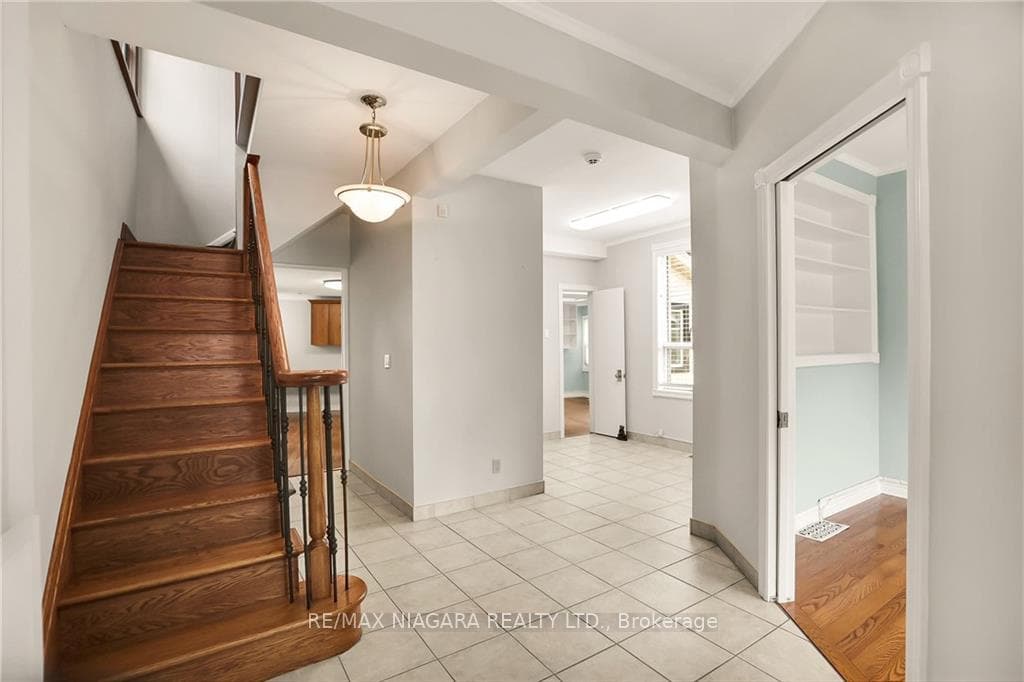 145 Welland Avenue photo 6