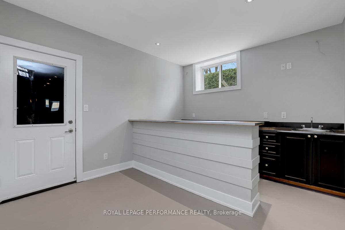 1285 Livingstone Avenue photo 26