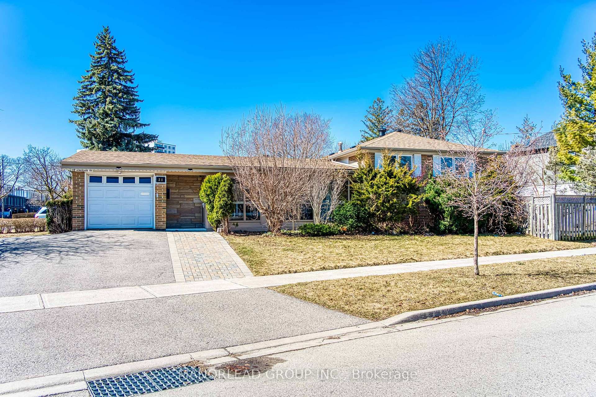 28 Kingslake Road Unit Upper photo 1