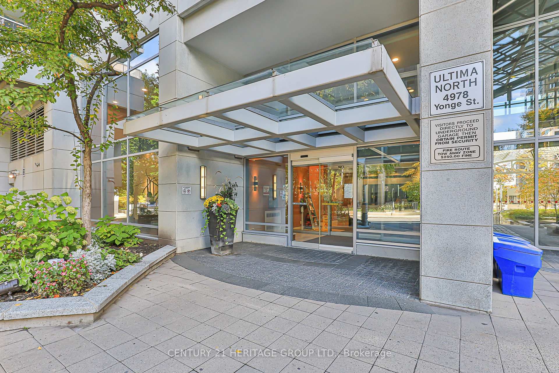 4978 Yonge Street Unit 501 photo 3
