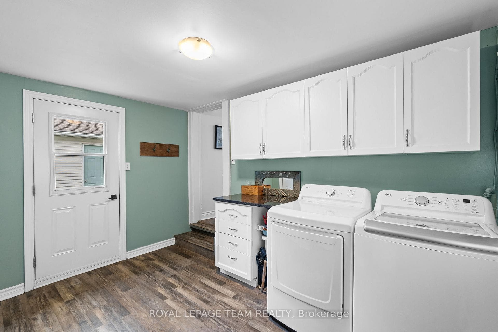 82 Lake Avenue photo 23