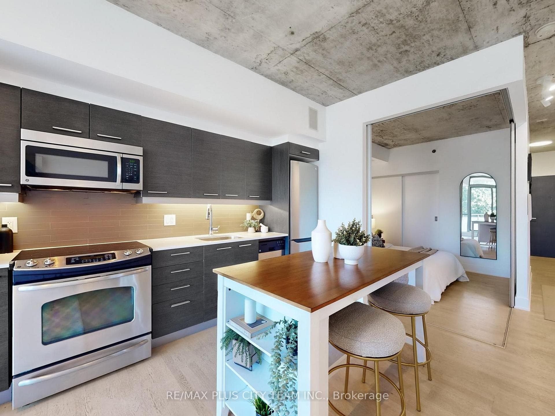 630 Queen Street Unit 308 photo 5