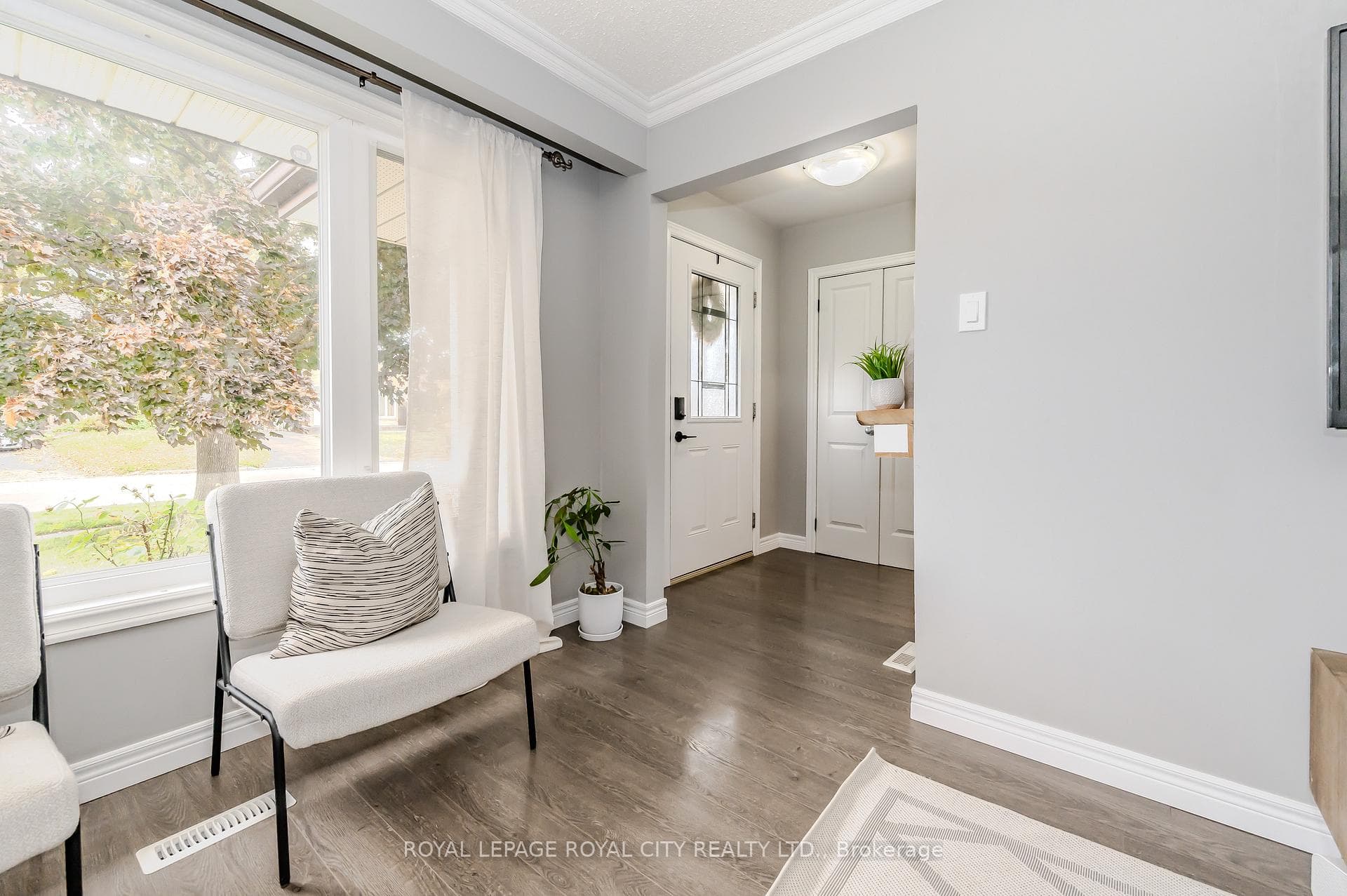 16 Nickolas Crescent photo 6