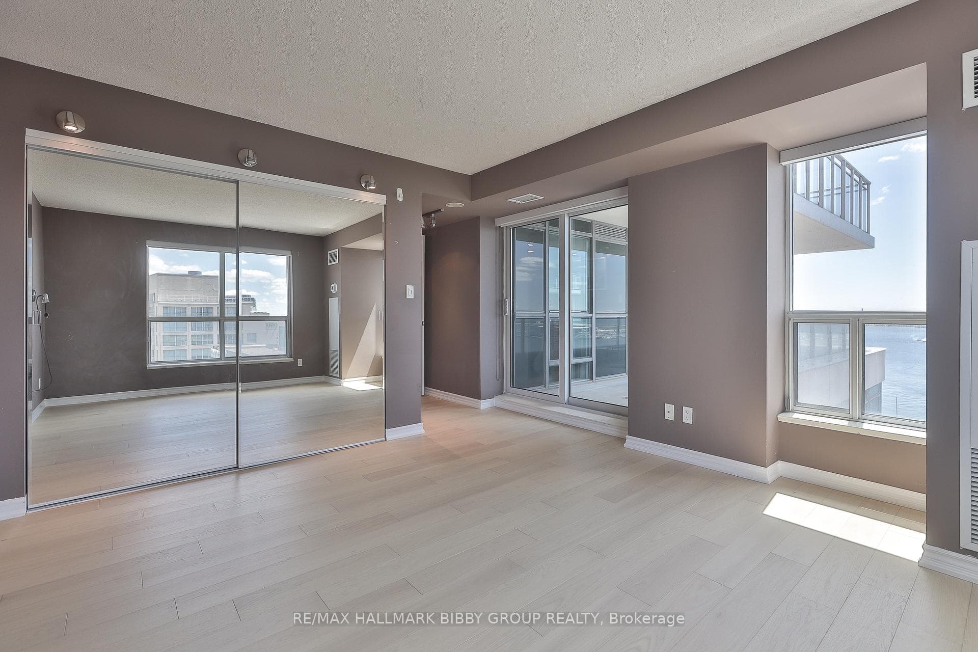 410 Queens Quay Unit 1103 photo 14