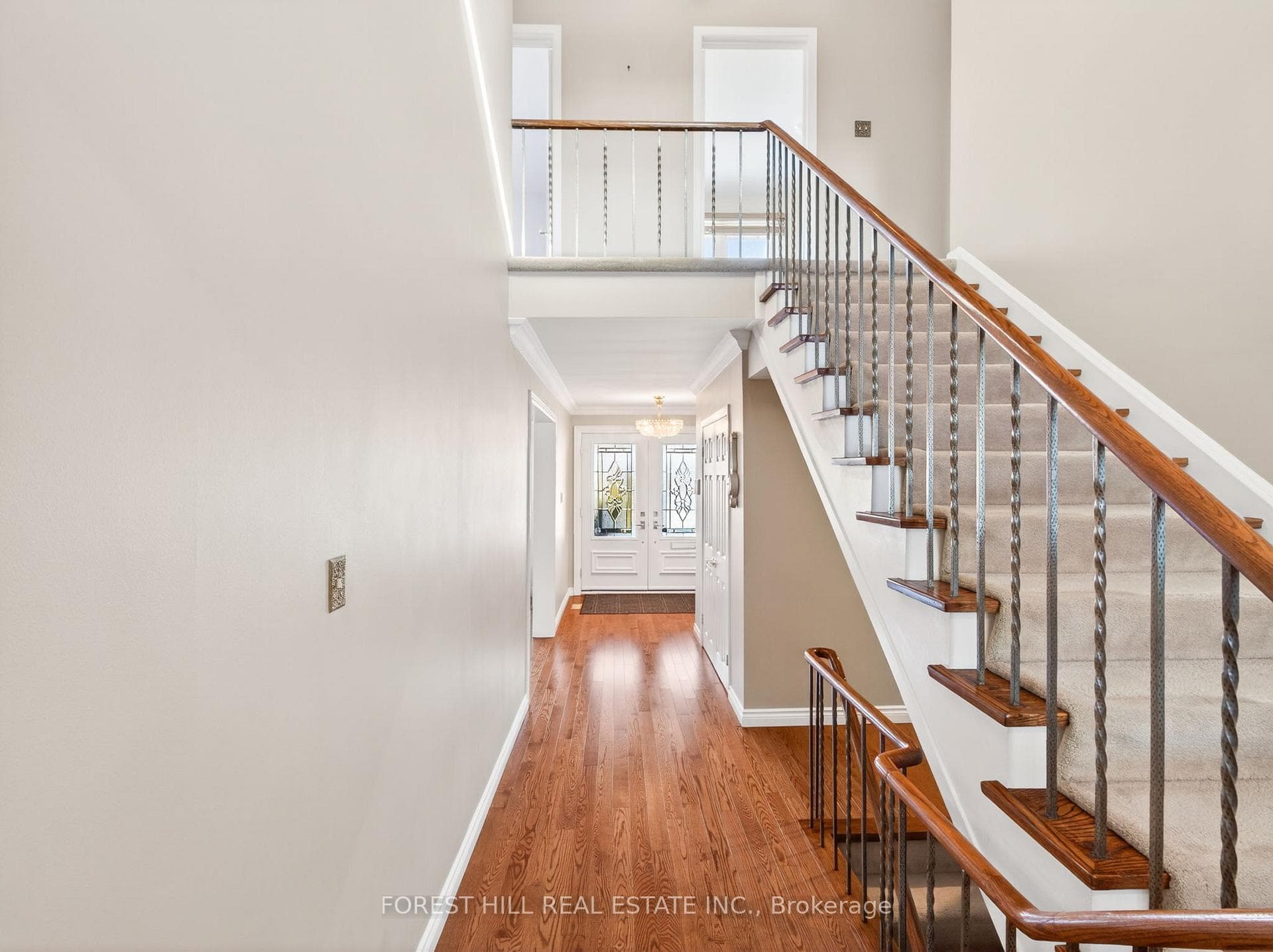 694 Conacher Drive photo 17