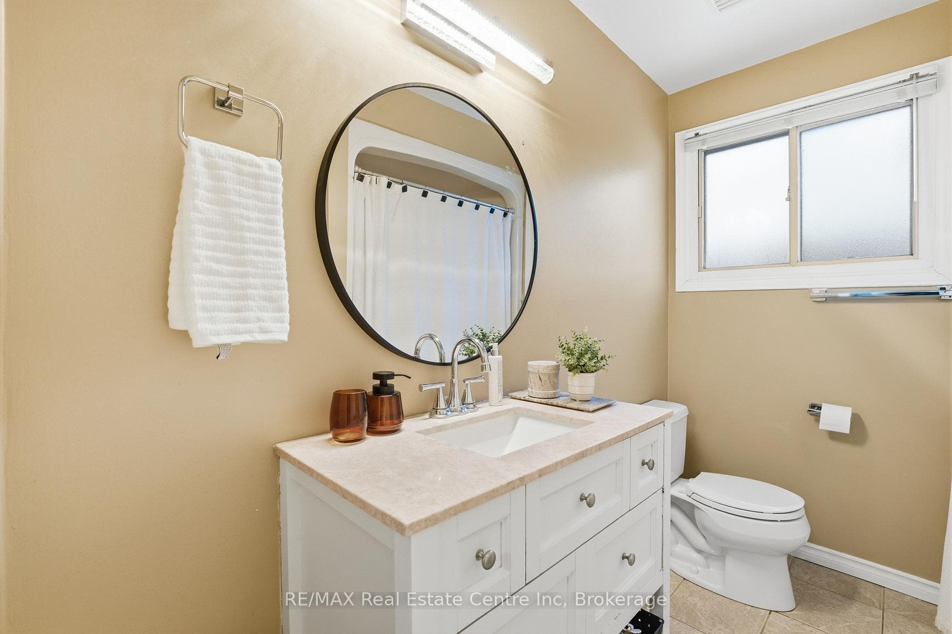 154 Waverley Drive photo 16