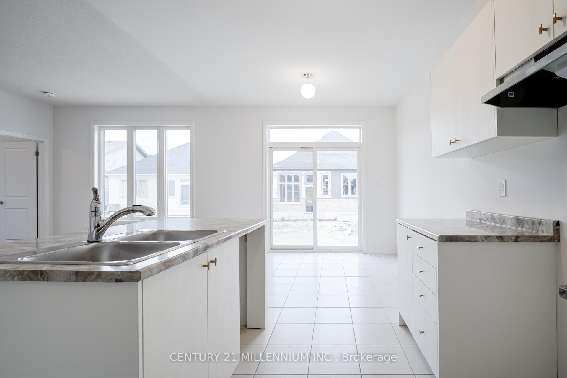 246 Duncan Street photo 12