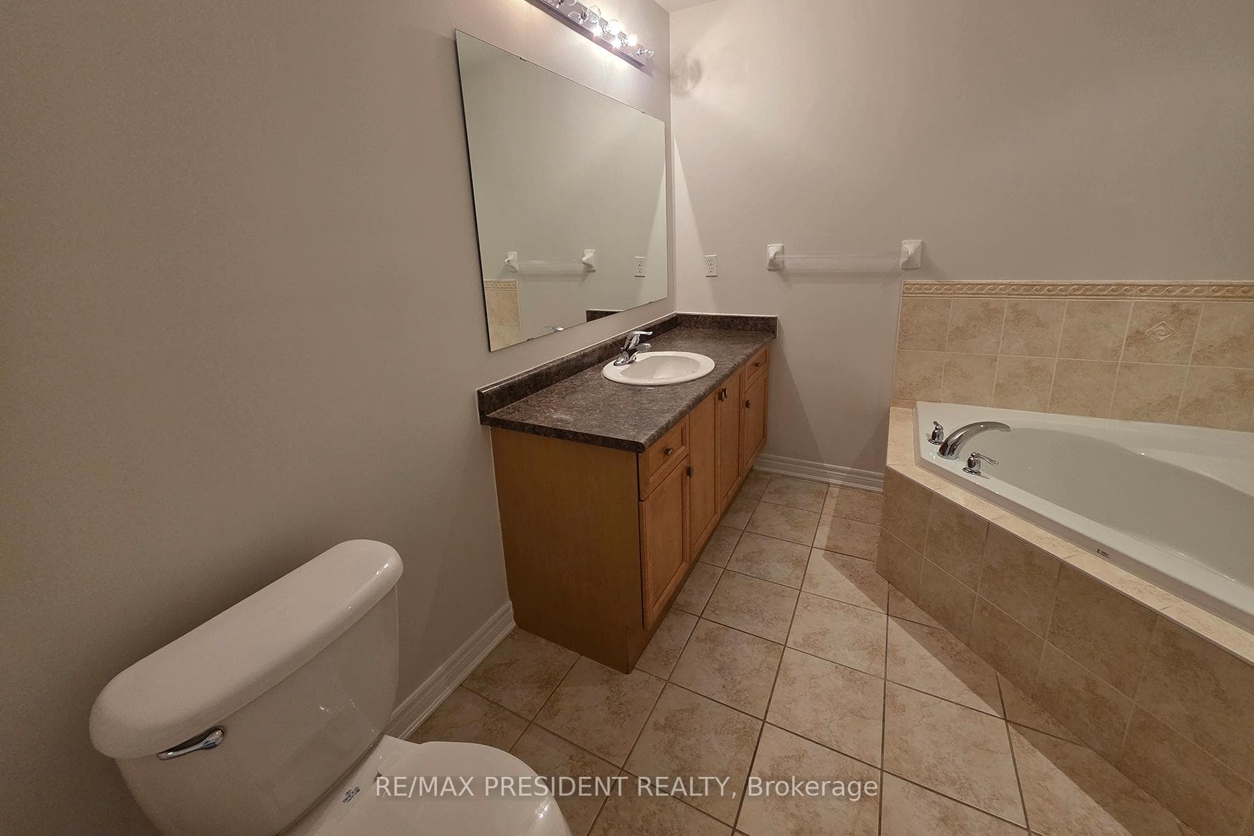 4pc Primary Ensuite