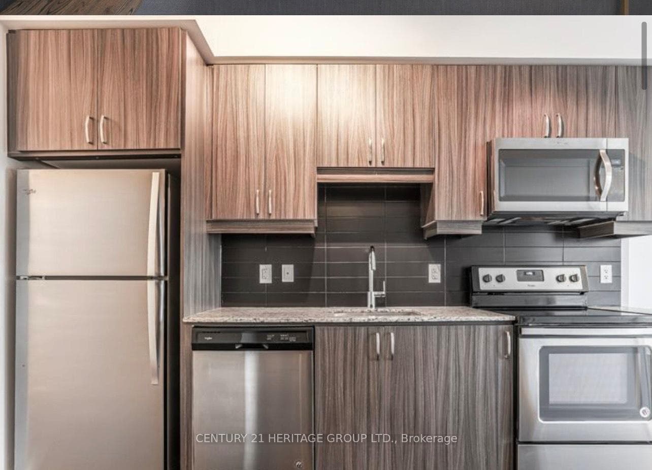 9205 Yonge Street Unit 1513 photo 3
