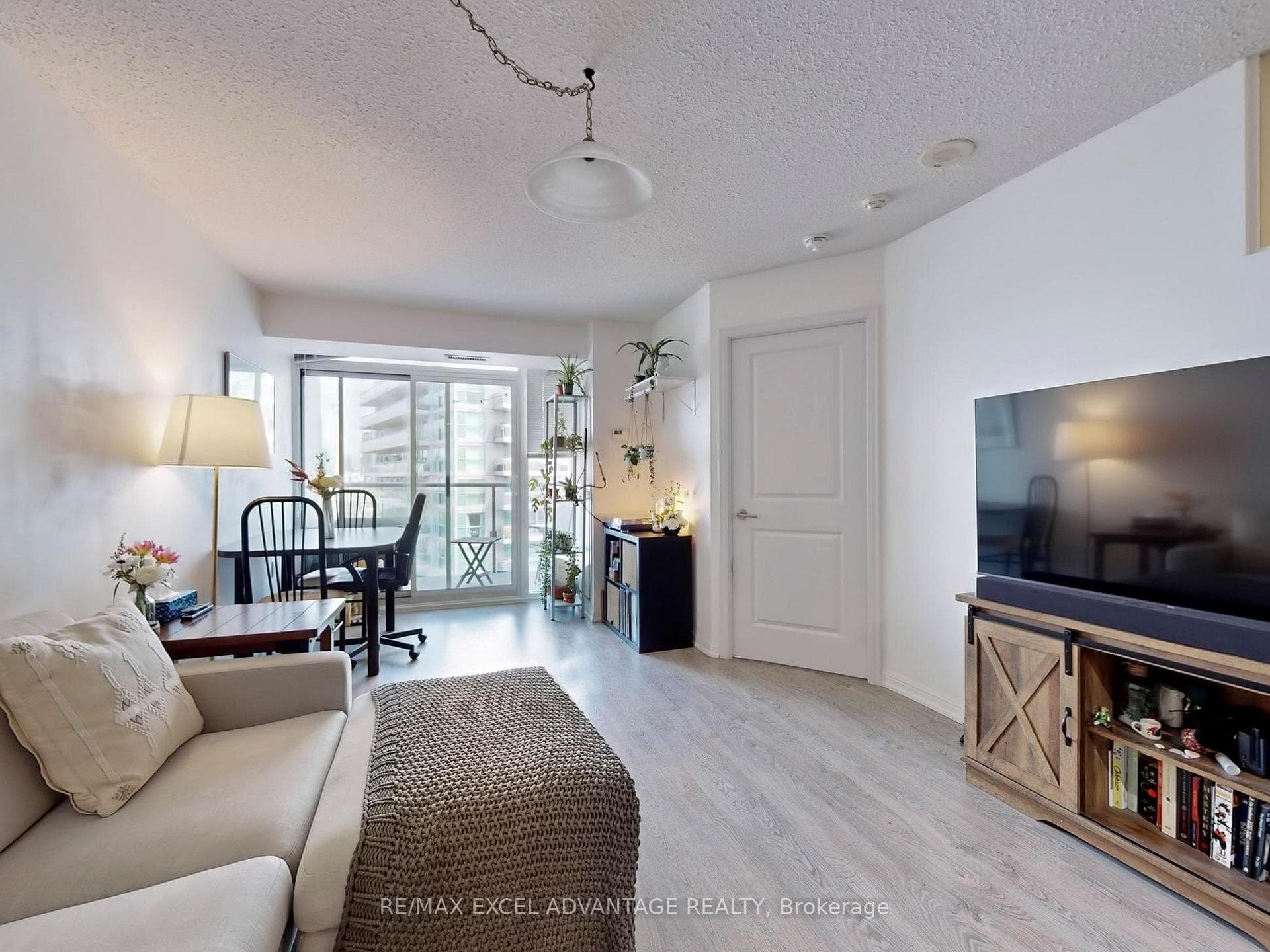 125 Western Battery Road Unit 2104 photo 4