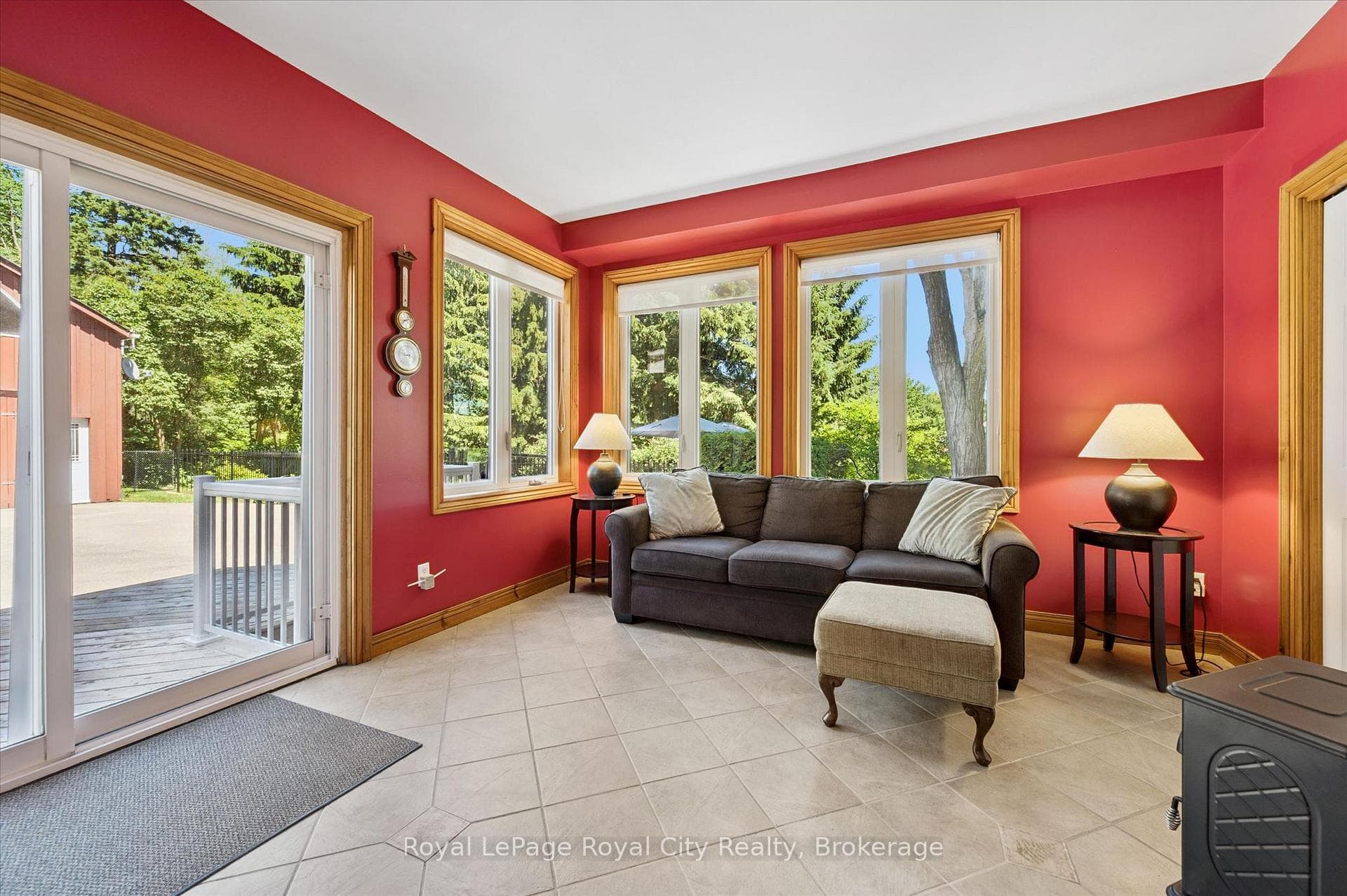 33 North Broadway Street photo 16