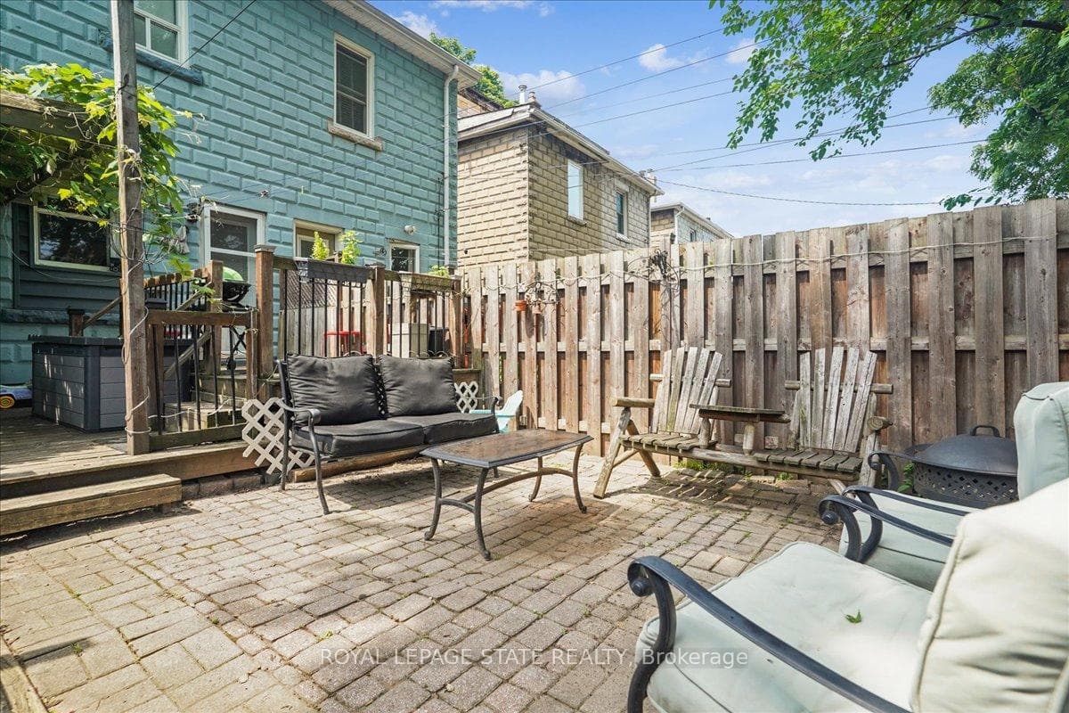 54 Gibson Avenue photo 29