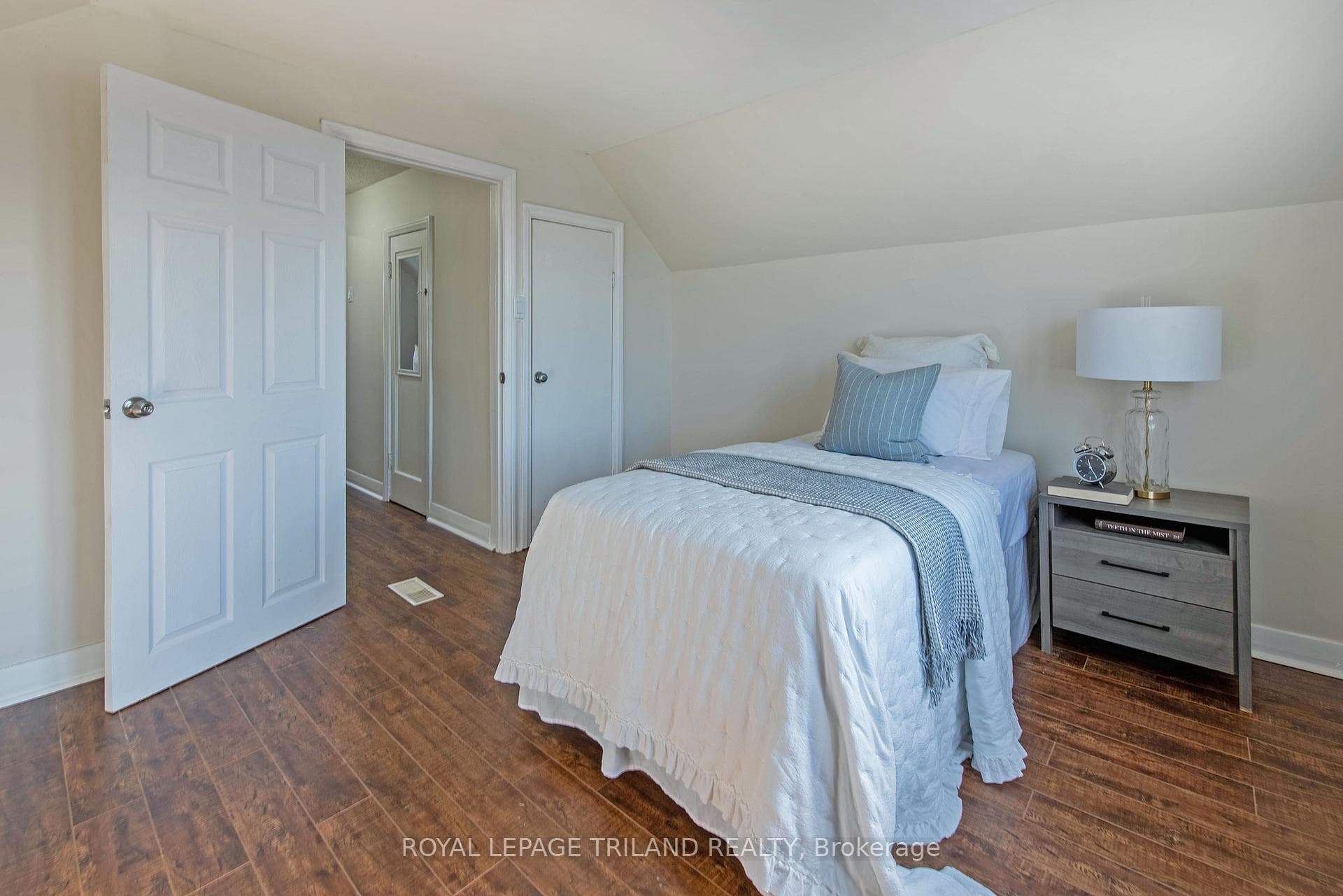 1001 Willow Drive photo 20