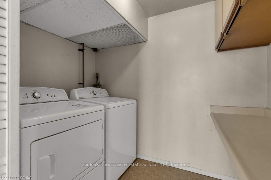 185 ONTARIO Street Unit 1301 photo 15