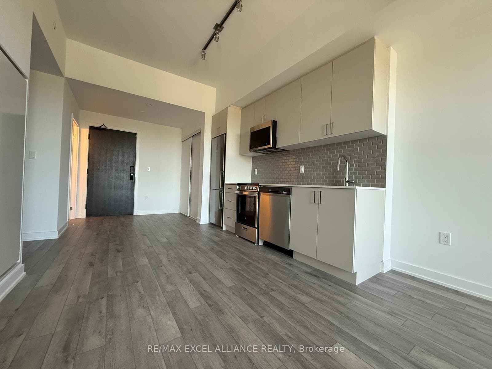 1005 Dundas Street Unit 550 photo 18