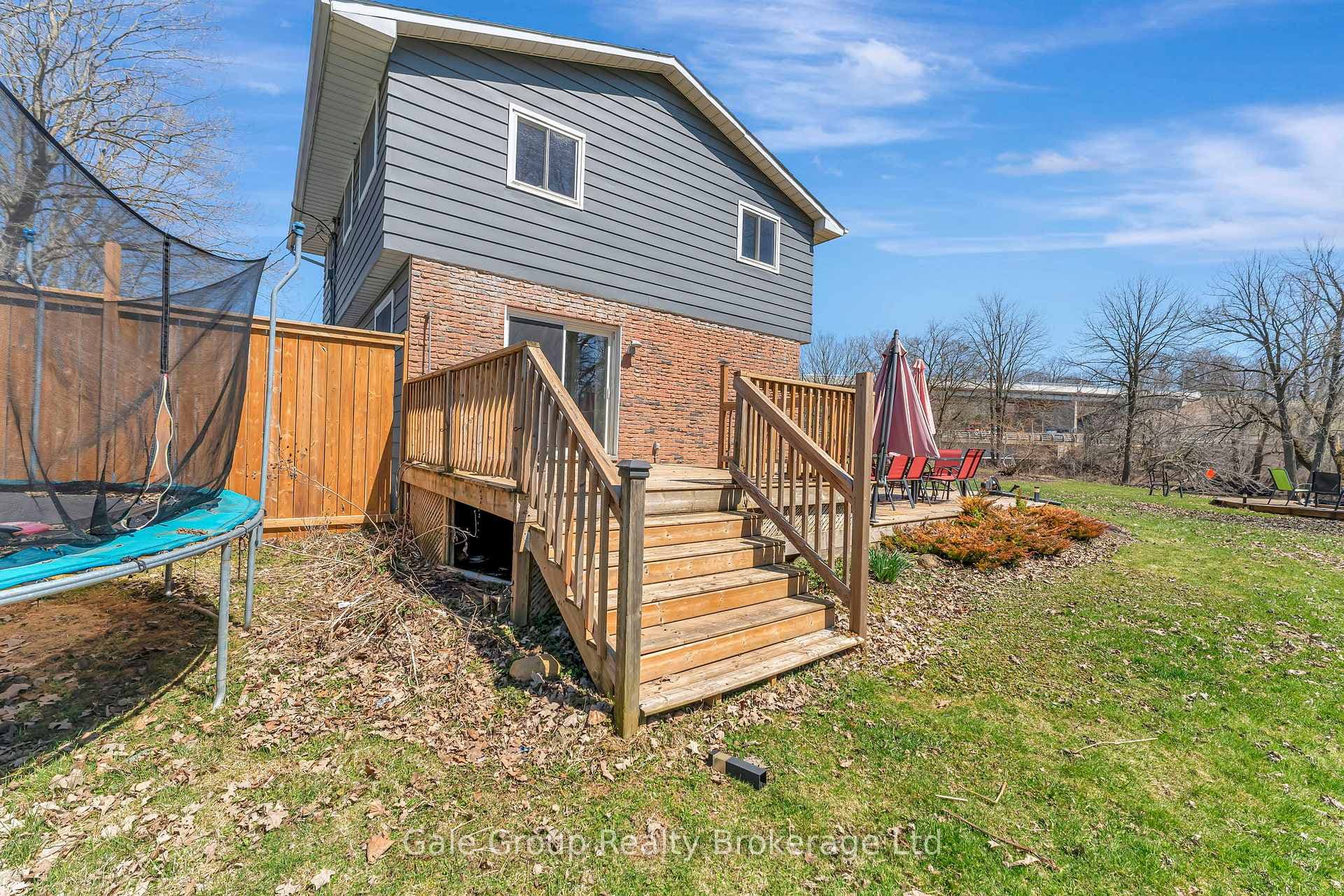 391 Tecumseh Street photo 38