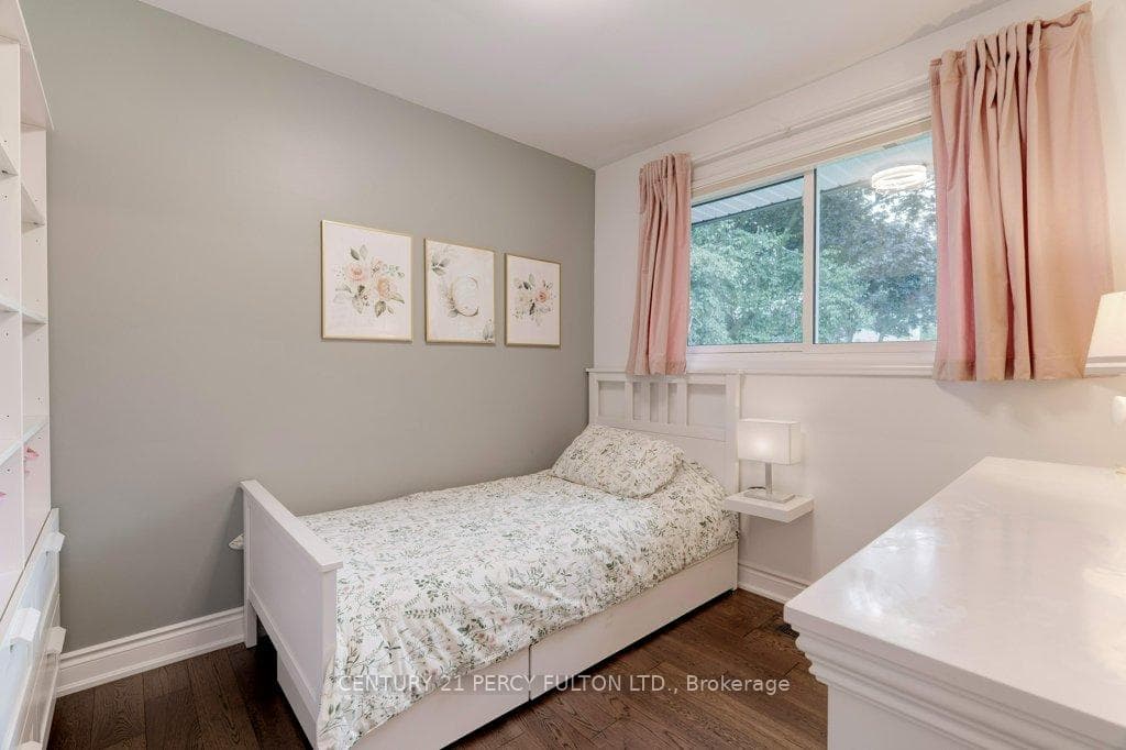4499 Hawthorne Drive photo 23