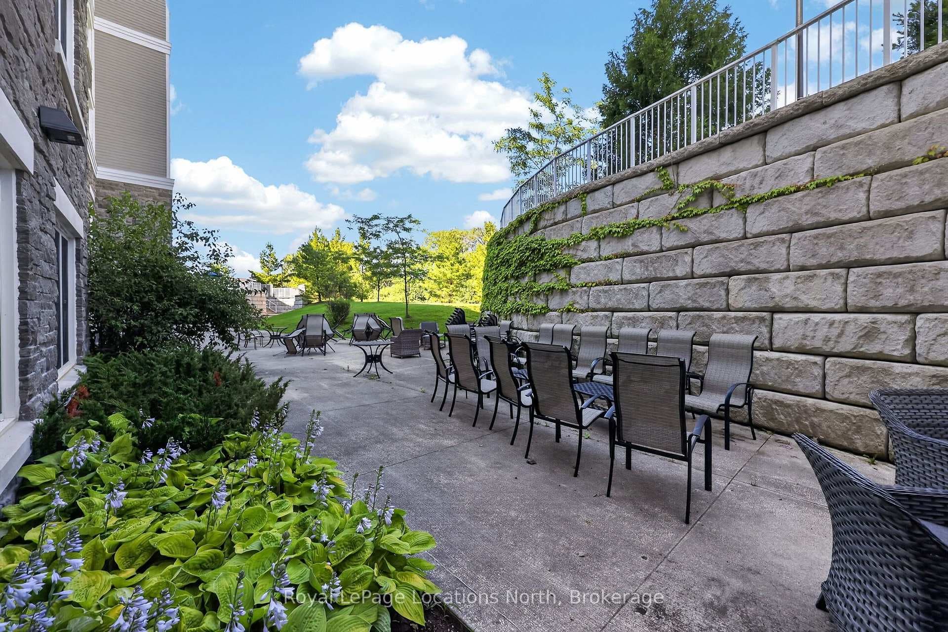 73 Kari Crescent photo 37
