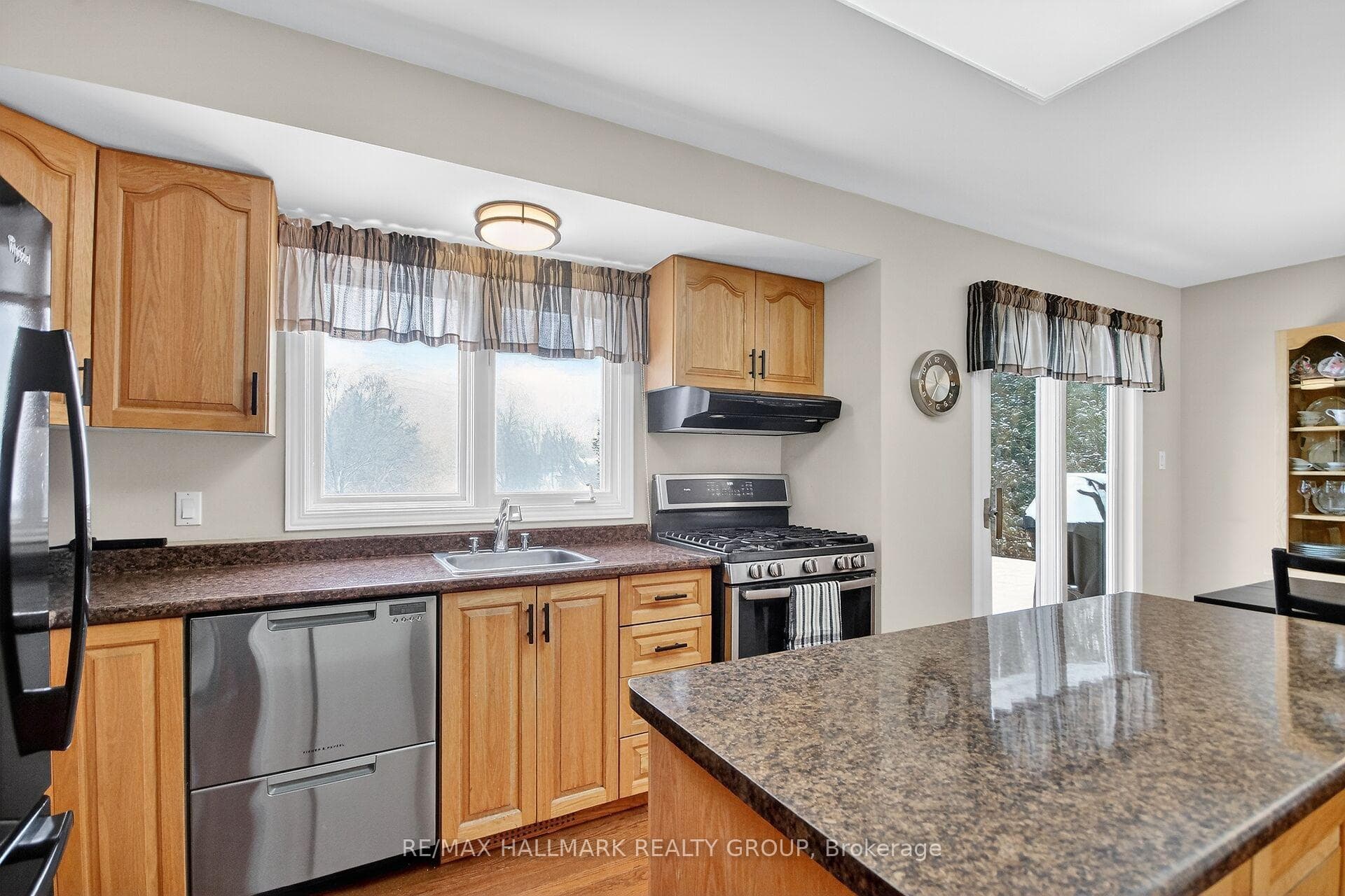 80 Maitland Street photo 13