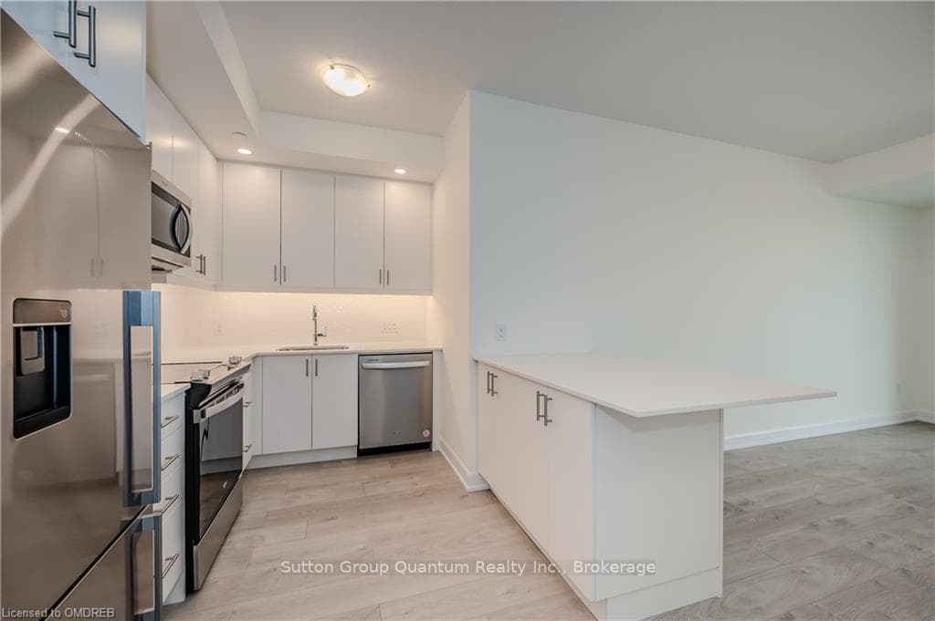 3220 WILLIAM COLTSON Avenue Unit 402 photo 4