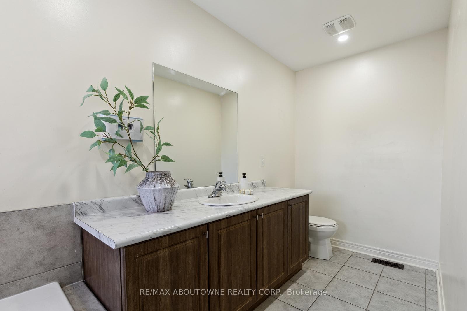 444 Downes Jackson Heights photo 26