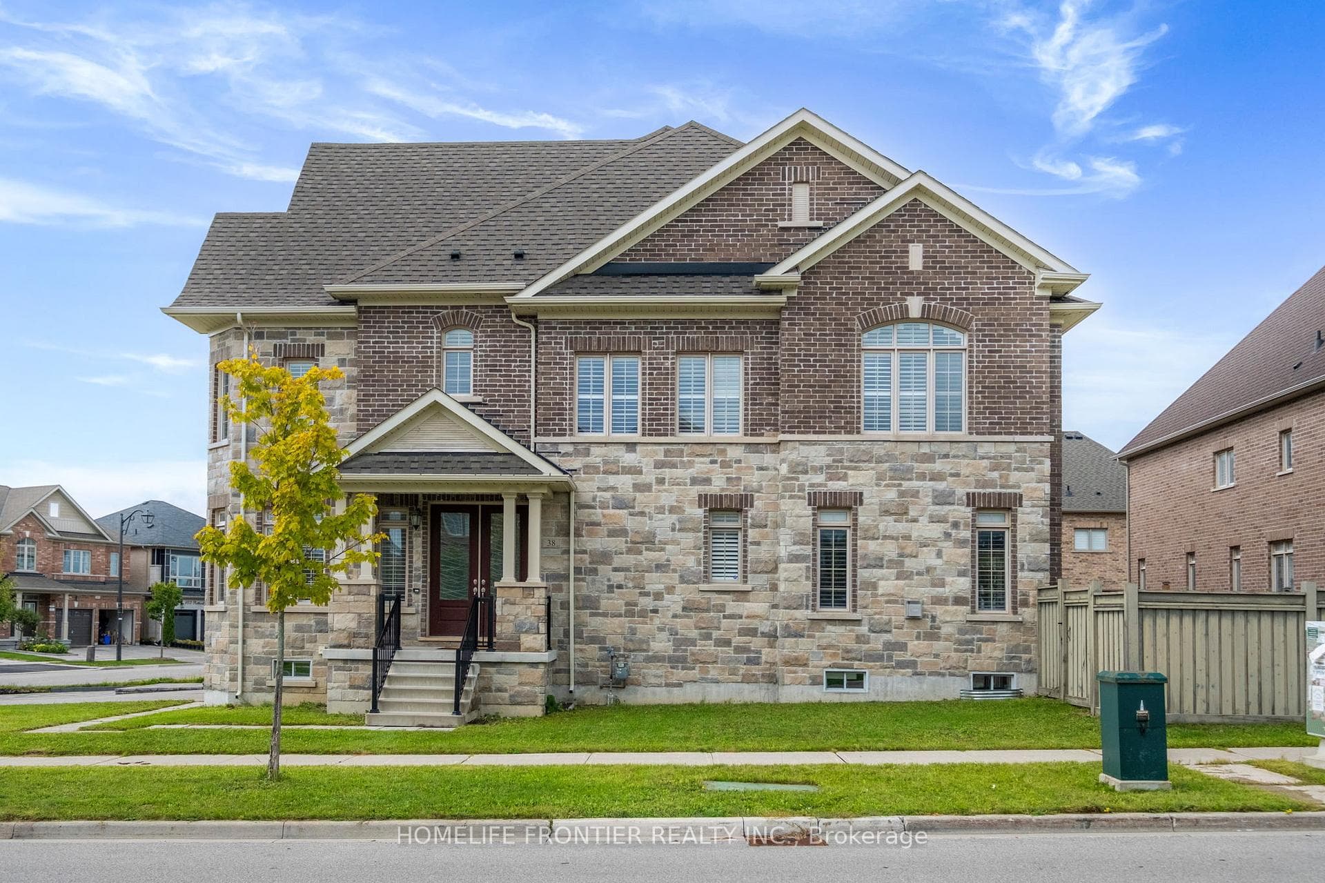 38 William Graham Drive photo 1