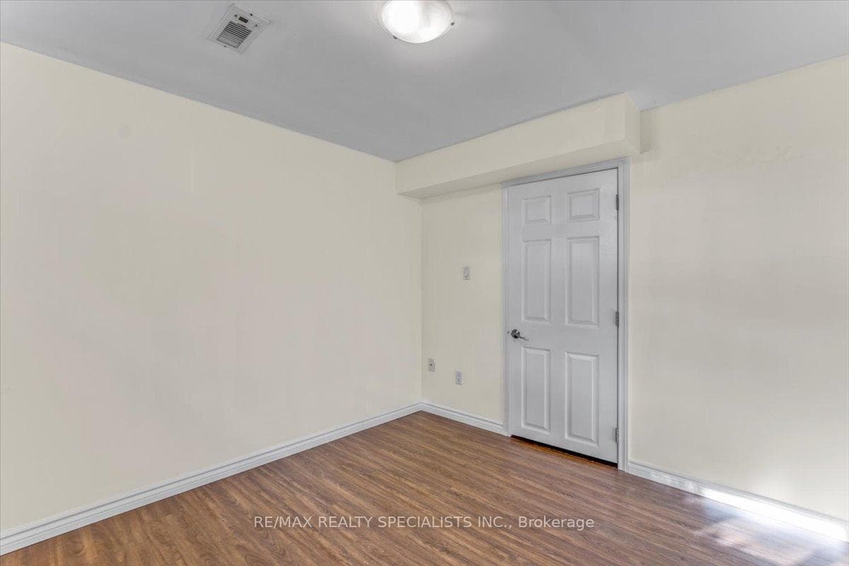 26 Danish Crescent Unit BSMT photo 13