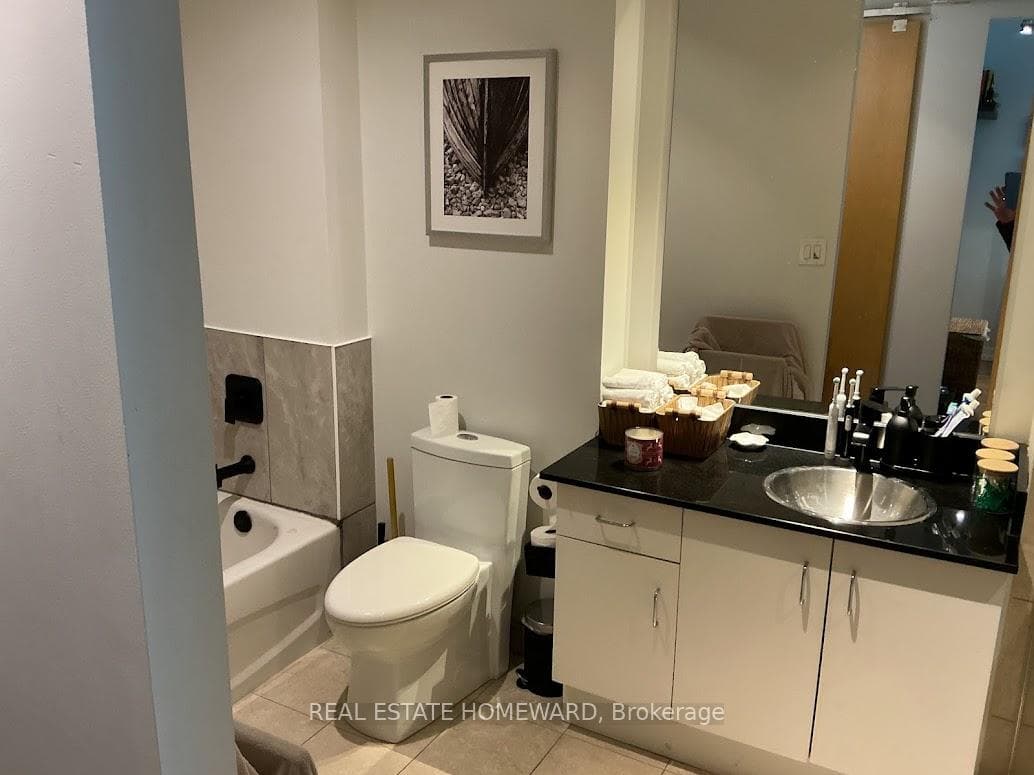 188 Eglinton Avenue Unit 205 photo 15