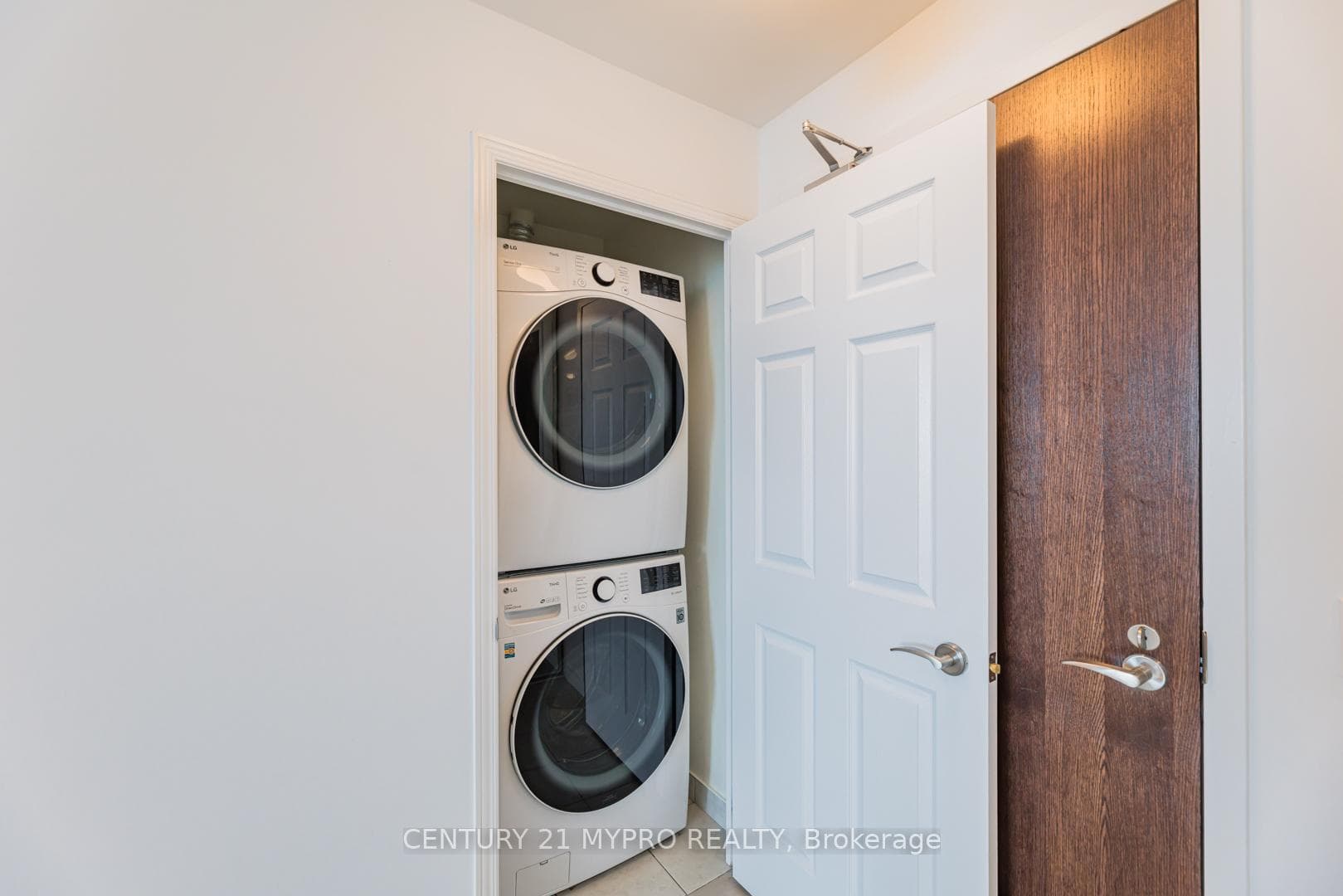 339 Rathburn Road Unit 2507 photo 23