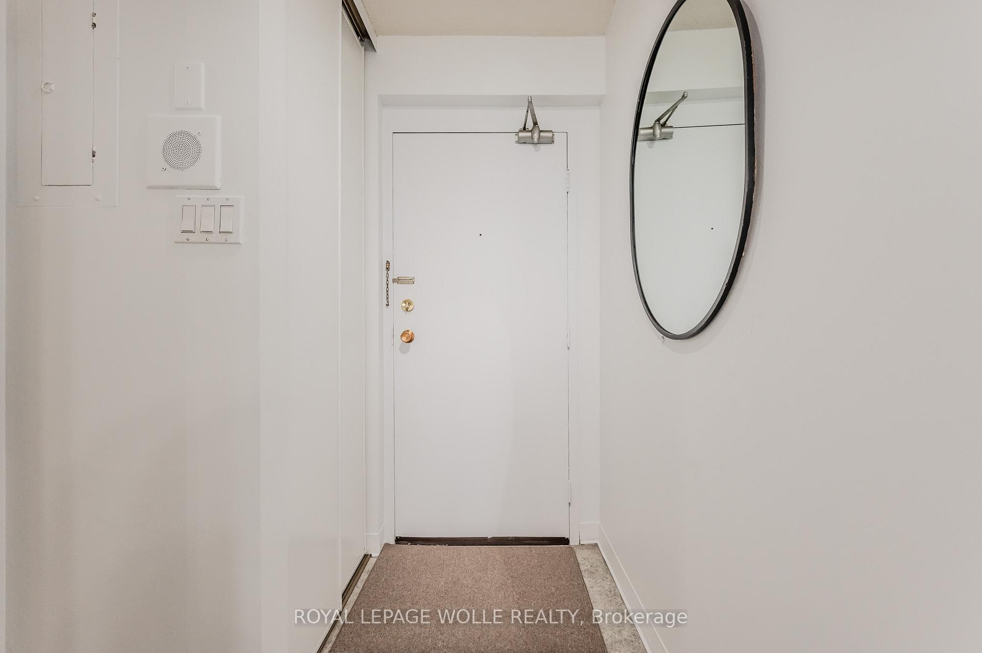 225 Harvard Place Unit 906 photo 13